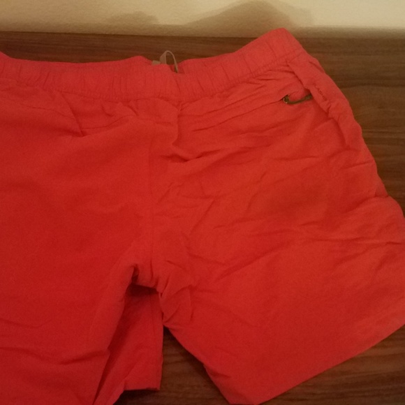 The north face flash dry red shorts size L - Picture 3 of 3